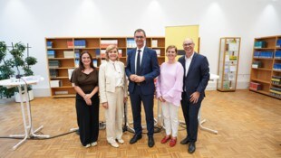 Katja Reyns (Student Ambassador FHV), Landesrätin Barbara Schöbi-Fink (Bildungsreferentin der ...
