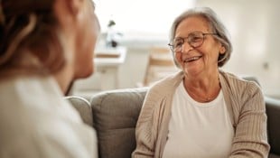 Gut versorgt in den eigenen vier Wänden: Medizinische Hauskrankenpflege ermöglicht ...