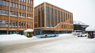 Weitere Bauten wie das sündteure Gemeindezentrum werden die Lecher in den kommenden Jahren wohl ...