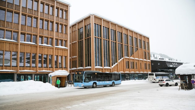 Weitere Bauten wie das sündteure Gemeindezentrum werden die Lecher in den kommenden Jahren wohl ...
