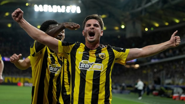 Razvan Marin bejubelt seinen Treffer.