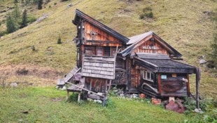 Die „Villa Yeti“ in den Karnischen Alpen, die sogar Google als Kartitscher Sehenswürdigkeit ...