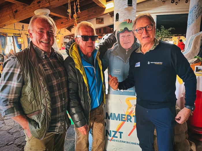 Kärntens Alt-Landeshauptmann Gerhard Dörfler hat den Wandertag erfunden. Hier mit der Bad ...