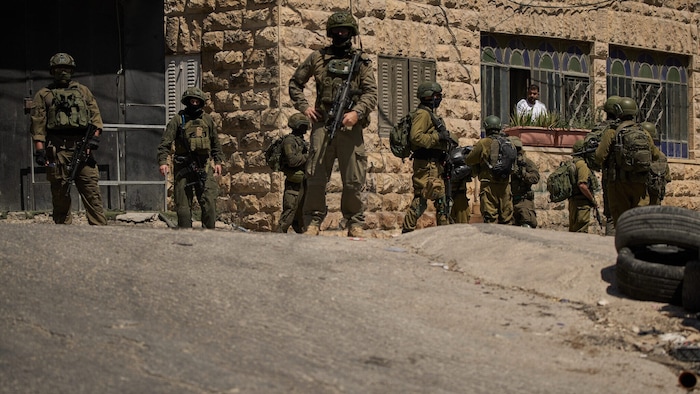 Die israelischen Streitkräfte greifen – wenn überhaupt – nur sehr zögerlich ein, wenn radikale ...