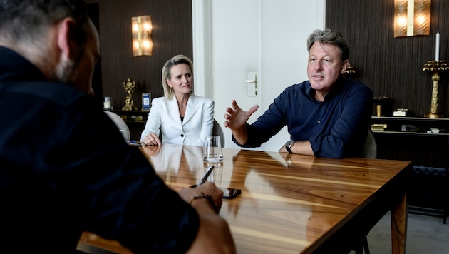 Die „Krone“ traf den neuen FIS-Präsidenten Alexander Ospelt und Doppel-Weltmeisterin Alexandra ...
