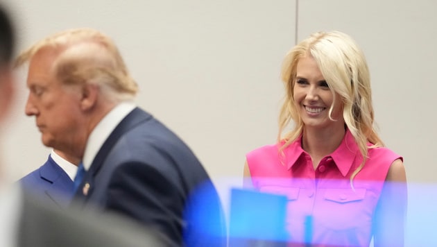 Hat gut lachen: Trumps Assistentin Natalie Harp bekam etwa ein Drittel ihres Jahresgehaltes als ...