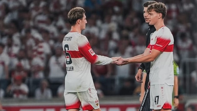 Yanik Spalt (re.) wurde im Bundesliga-Heimspiel des VfB Stuttgart kurz vor Ende für Angelo ...