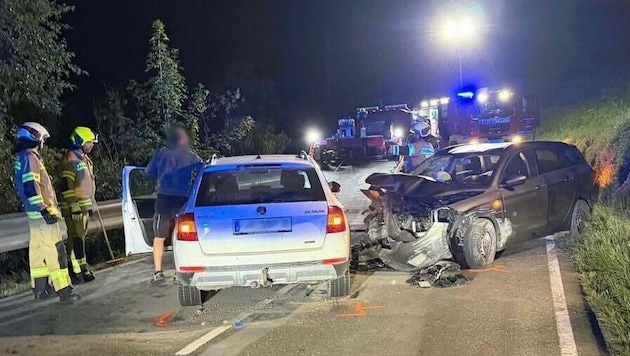 Der Unfall forderte zwei Verletzte, inklusive eines Ausfalls des Mobilfunknetzes.