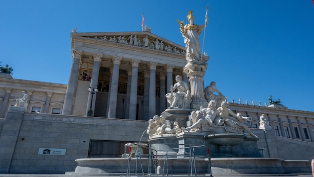 Von der Opposition erntete die KI-Regelung Kritik: Sie sei „zu unbestimmt, zu weitreichend und ...