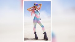 Paris Hilton feierte beim Burning Man 2026 ausgelassen.
