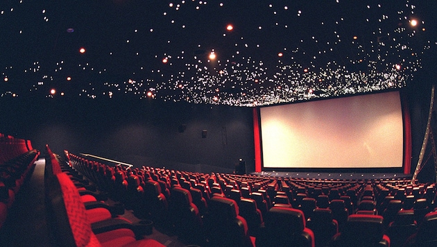 Die besondere Atmosphäre in den Kinosälen ist für viele Filmliebhaber den Preis wert.