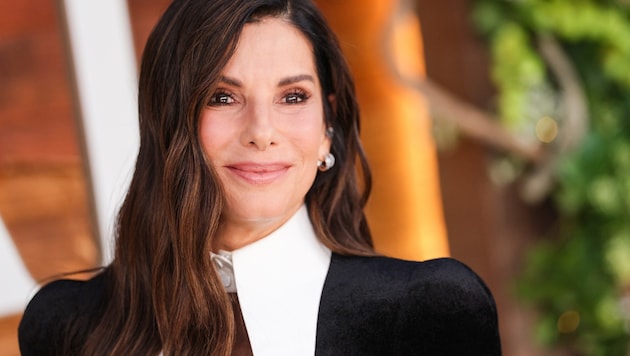 Sandra Bullock (62)