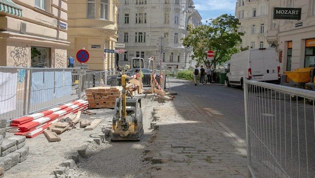 Die Bagger für die Umgestaltung sind bereits angerollt. Viele Parkplätze werden verschwinden.