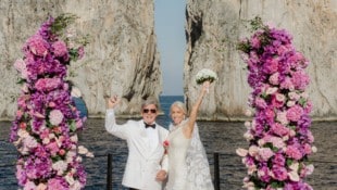 Hans-Peter und Christine Wild vor der Traumkulisse von Capri.
