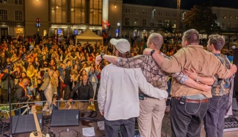 Der Bahnhofsvorplatz wird im Rahmen des Festivals regelmäßig bespielt.