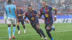 Große Freude bei Raphinha und Co. – der FC Barcelona ist gegen Feyenoord Rotterdam ungefährdet ...