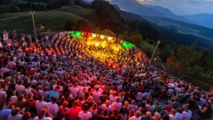 Kulturabende mit herrlichem Ausblick auf der Burgarena.