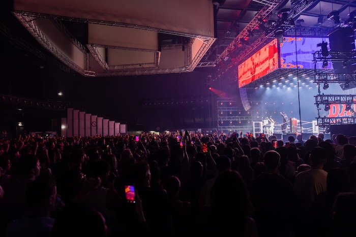 Fans hielen es fast nicht mrh aus? Heiß, heißer, Gasometer: Fast 3000 Fans feierten Reezy.