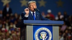 5000 Dollar bei einem Wahlsieg der Republikaner versprach Trump seinen Anhängern in Texas. 
