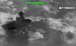 Auf diesen Bildern ist der Untergang der M/T Riesco zu sehen – es soll sehr viel Öl aus dem ...