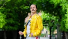 Austrofred (50), schrägster Rockstar, schlüft auch einmal in die Rolle Anton Bruckners