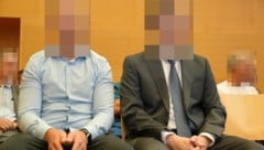 Ex-Kommandant (links) und Ex-Kassier saßen am Donnerstag vor Gericht.