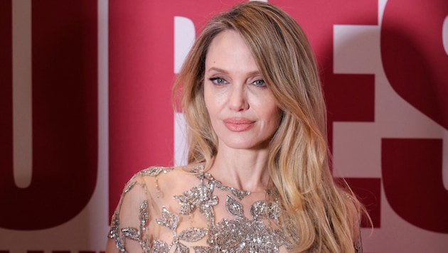 Angelina Jolie wird künftig mehr in der Weltgeschichte herumgondeln und ein „nomadisches“ Leben ...