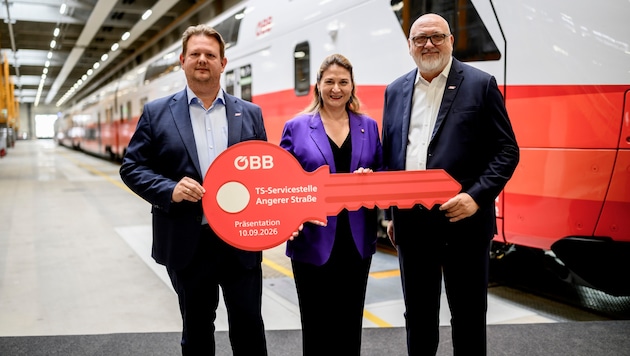 Bernhard Gritzner (Bundesbahn), Finanzstadträtin Barbara Novak und ÖBB-Chef Andreas Matthä bei ...