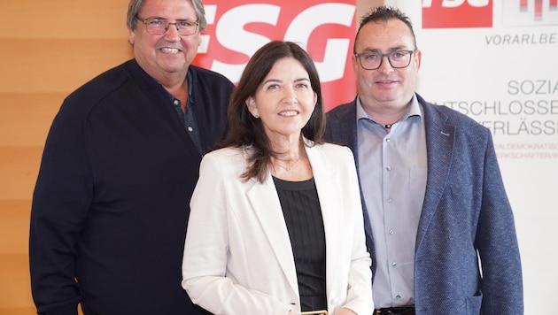 Der FSG-Bundesvorsitzende Josef Muchitsch (links) mit Manuela Auer und Andreas Ammann (beide FSG ...