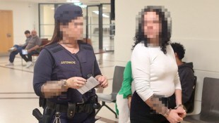 Die junge Frau sitzt momentan eine Strafhaft ab – die sich nach dem Prozess jetzt noch ...