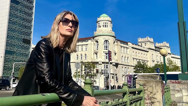 Claudia Bauer beim Fototermin am Wiener Donaukanal: „Das Leben kann jeden Augenblick vorbei ...