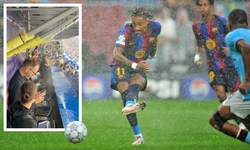 Barcas Raphina (Mitte) war das Wetter relativ wurscht – er zauberte gegen Feyenoord auch im ...