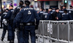 Es könnte ein heißer Samstag für die Wiener Polizei werden.