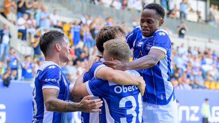 Karim Conté (r.) jubelte letzte Saison noch mit Wels, nun mit Derbygegner BW Linz.