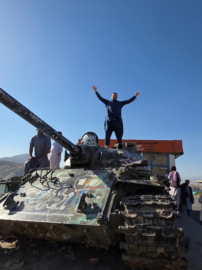 Und hier auf den Trümmern eines Panzers