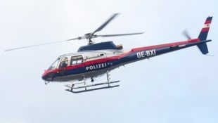 Der Polizeihubschrauber „Libelle“ stand ebenfalls im Löscheinsatz.
