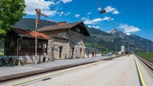 So sieht der Bahnhof derzeit aus. Er wird jetzt umfassend umgebaut und dabei barrierefrei.