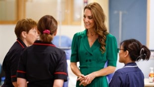 Prinzessin Kate überraschte die Mitarbeiter und Patienten des Royal Marsden Hospital am Freitag ...