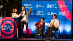 Nico Langmann (ganz rechts) mit Jonathan Edermayer (neben ihm), Niki Fritsch und Moderatorin ...