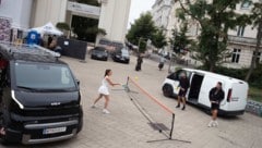 Jürgen Melzer und Neil Oberleitner spielen gegen Kristina Worseg, begeistern mit einer Runde ...