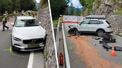 Beide Fahrzeuge wurden massiv beschädigt.