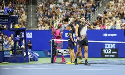 Ben Shelton jubelt – der US-Amerikaner steht erstmals in einem Grand-Slam-Finale 