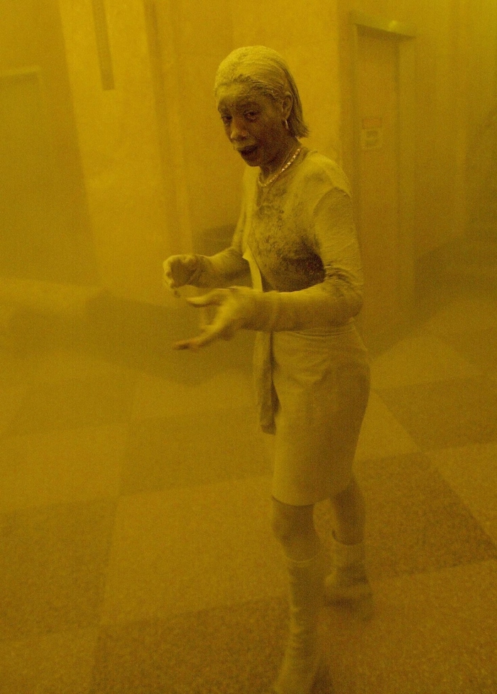 Dieses Bild ging um die Welt: „Staubfrau“ Marcy Borders ist dem Horror entkommen.