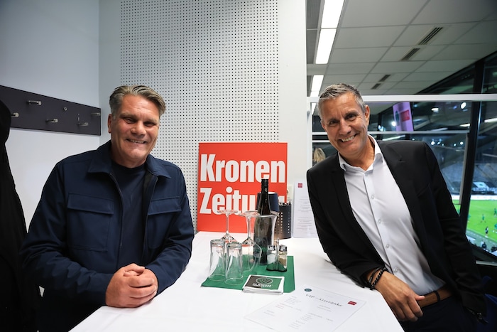 Gerald Unterberger (Unterberger Gruppe) mit Wacker-Präsident Hannes Rauch (links).