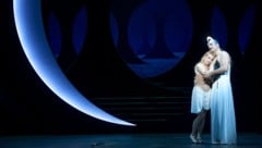Sie wird letztlich zum Bären: „Calisto“ Vera-Lotte Boecker mit Milan Siljanov (Giove).