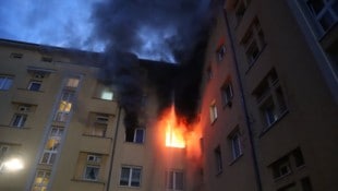 Der spektakuläre Wohnungsbrand war im 2. Obergeschoß in der Bethlehemstraße 9a ausgebrochen.