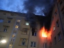 Der spektakuläre Wohnungsbrand war im 2. Obergeschoß in der Bethlehemstraße 9a ausgebrochen.