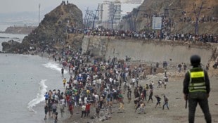 Der massive Migrantenansturm auf die spanische Exklave Ceuta ereignete sich Ende Juli. Innerhalb ...