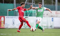 Feierte beim Debakel gegen den LASK sein Hallein-Debüt: Mirnes Kahrimanovic (re.).