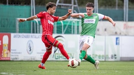 Feierte beim Debakel gegen den LASK sein Hallein-Debüt: Mirnes Kahrimanovic (re.).